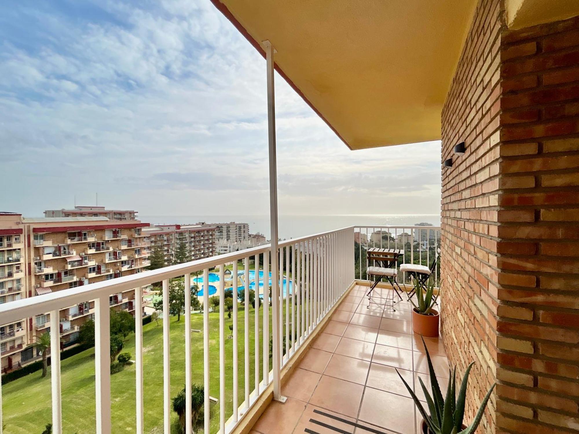 Acogedor Apartamento En Benalmadena Vistas Bagian luar foto