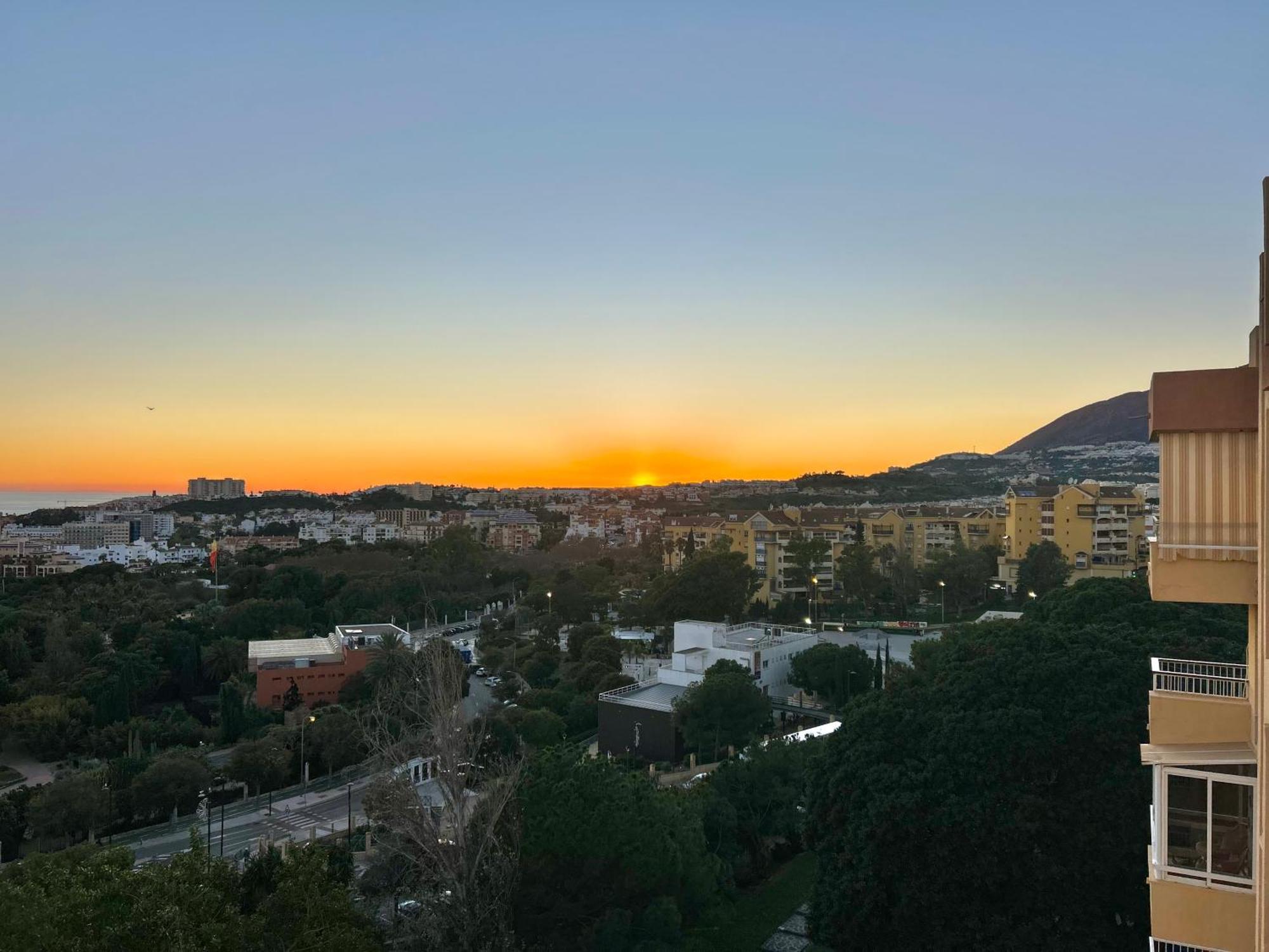 Acogedor Apartamento En Benalmadena Vistas Bagian luar foto