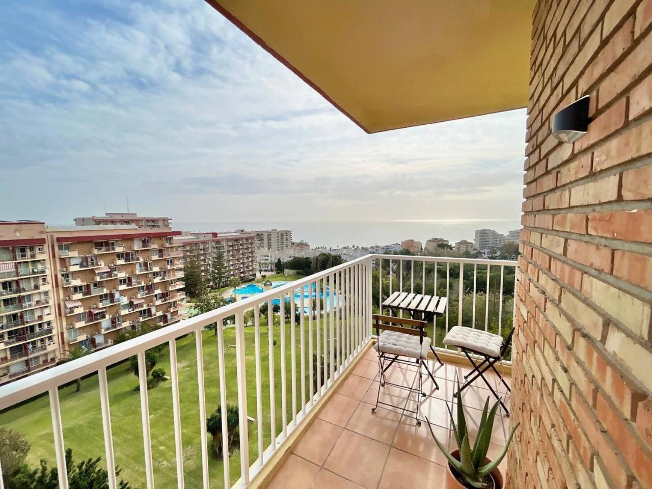 Acogedor Apartamento En Benalmadena Vistas Bagian luar foto