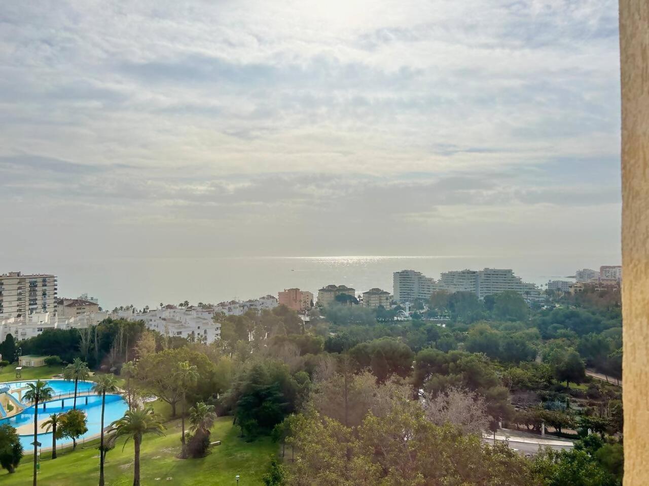 Acogedor Apartamento En Benalmadena Vistas Bagian luar foto